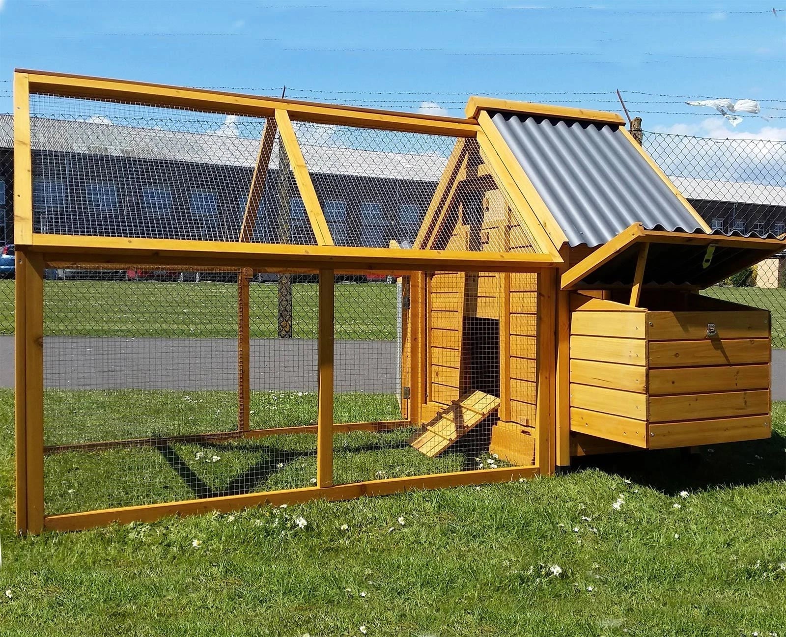 CHICKEN COOP HEN HOUSE POULTRY NEST BOX COOPS RABBIT HUTCH PLASTIC PLUS RUN